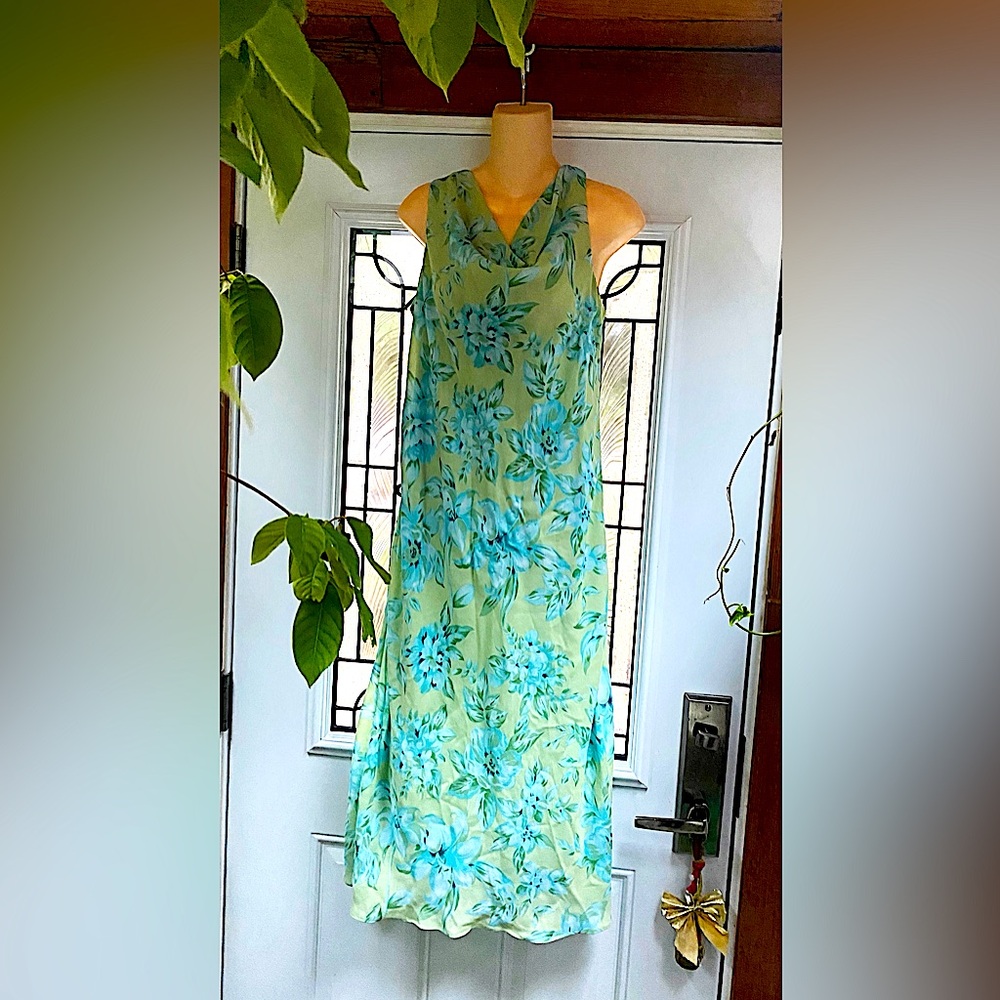 BETSY’S THINGS - Beaded pull on Floral Dress